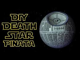 Je veux trouver des cartes d'anniversaires originales pas cher ici message joyeux anniversaire star wars. Anniversaire Star Wars Tu Organiseras Invites Tu Regaleras Fizzer