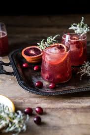 Spiced Cranberry Rose Spritzers Rezept Thanksgiving Getranke Aperitif Weihnachten Alkoholfrei Punsch Rezept