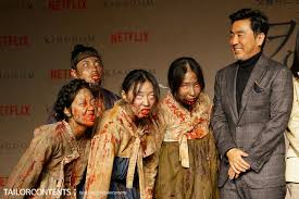 넷플릭스가 공개한 조선 정치 좀비 스릴러 '킹덤'에 대한 해외 팬들의 극찬이 이어지고 있다. ì‹ìš•ë§Œ ë‚¨ì€ ì¢€ë¹„ê°€ ìŠ¬í¼ ë³´ì˜€ë‹¤ 1boon