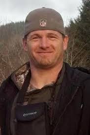 Scott Mccully's Instagram, Twitter & Facebook