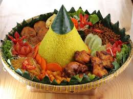 Tapi rasa dari ayam gorengnya beda, buatan ny. Model Nasi Tumpeng Untuk Acara Agustusan 2015 2016 9 Kanjeng Mama Catering