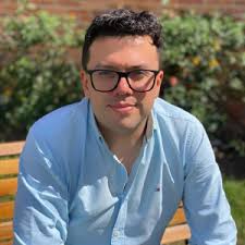 Asistentes graduados y profesionales de proyectos