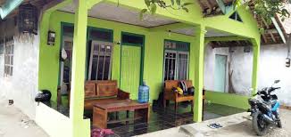 Dengan macam macam warna, hal yang terlihat bisa kita rasakan keindahannya. Rumah Casman Juga Di Cat Warna Hijau Oleh Satgas Tmmd Reguler Brebes Terangbenderang