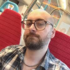 I have another question, not banana related. Here in Chiswick (London) the  tube station called Turnham Green is actually by Acton Green. Acton Green  however isn't in Acton, but in Bedford Park.