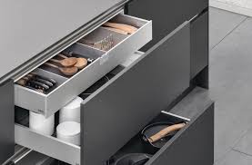 Vous disposez d'un ancien placard destiné à être rénover, ou prix d'un placard coulissant par matériau. L Amenagement Interieur Cuisine Par Siematic Personnalis Siematic