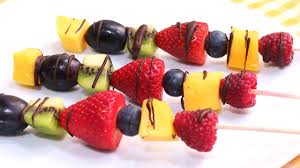 Resultado de imagen para brochetas de frutas