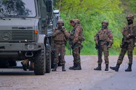 Het lichaam van de vermiste militair jürgen conings (46) is levenloos teruggevonden in het limburgse nationale park hoge kempen. Voortvluchtige Belgische Militair Nog Altijd Niet Gevonden Hoe Gaat Klopjacht Nu Verder Foto Gelderlander Nl