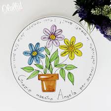 In altri casi, il nome evoca l. Piatto In Ceramica Personalizzato Con I Fiori E I Nomi Dei Bambini Regalo Maestre Olalla