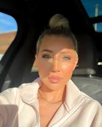 Bombshell Beauty Boutique with Kesha