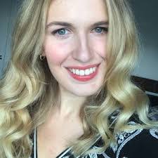 Sarah Knox's Instagram, Twitter & Facebook