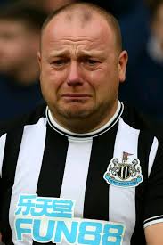 Julien Laurens when asked if Ekitiké would have moved to Anfield if he'd  known Liverpool would sign Isak: "I really don't think so, no. He signed  after a first approach from Liverpool