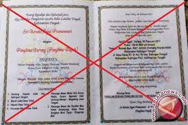Misalnya saja melalui panggilan telepon ataupun chatting. Akhirnya Ritual Pernikahan Pangkalima Burung Dibatalkan Antara News Kalimantan Tengah Berita Terkini Kalimantan Tengah