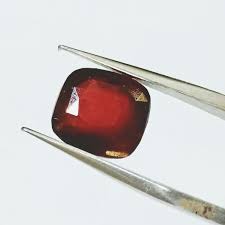 Gomed / cat's eye is an exquisitely white coloured gemstone which is one of the very beautiful representations of the planet moonin the jyotishshastra. Abhimantrit Hessonite Gomed Square Shape Stone Lab Certified Natural Gomed Stone For Rahu 8 25 Carat Shivaago