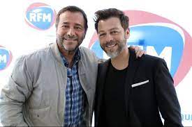Il est connu pour avoir présenté durant seize ans des émissions de télévision sur la chaîne tf1, mais il participe aussi à des émissions sur plusieurs autres chaînes, notamment c8. Bernard Montiel N Apprecie Pas Laeticia Hallyday Vivreaupresent
