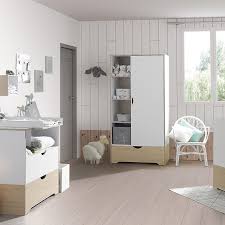 Une chambre d'inspiration bohème, chaise cannee pas cher. Bien Choisir Votre Fauteuil Pour La Chambre De Bebe Blog But