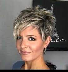 What we truly love about this look is the swept side hair and wavy style. Pin On Beauty Tips