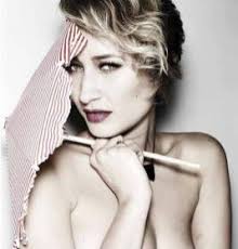 Artist we LOVE: Meet Saskia Mullins