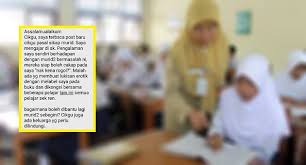 Cikgu nasyor sedang mengendali kelasnya dalam aktiviti sukan di padang sekolah. Kisah Cikgu Niat Nak Mendidik Anak Murid Tetapi Dikenakan Tindakkan Akhirya Cikgu Tawar Hati Untuk Menegur