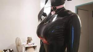 LaurenFR, shemale trap sissy femboy crossdresser in full body latex catsuit  show ass von Lauren France | FapHouse