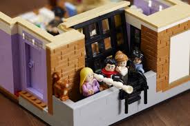 Ünnepeld a jóbarátok, a legendás amerikai televíziós sorozat 25. Ime A Masodik Lego Jobaratok Szett A Ket Legendas Lakassal Geek Life