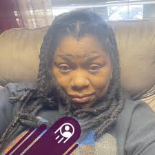 Are african grey parrots easy to tame when they are still quite younger xx 