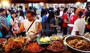 Cara membuatnya pun sangat mudah lho, yaitu ayam yang telah dibersihkan kemudian dibalurkan bumbu khas bali atau yang disebut dengan base genep. Ubud Food Festival Angkat Potensi Kuliner Tradisional Republika Online