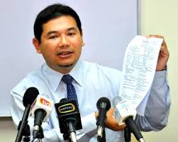 Rafizi ramli pada isnin mengumumkan keputusan meninggalkan dunia politik dan mahu menumpukan kepada kehidupan. Rafizi Ramli New Mandala