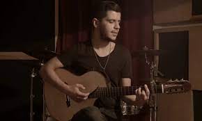 Bilal Sonses Gozlerine Bakinca Senin Seyredelim Com