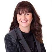 Donna Schofield's Instagram, Twitter & Facebook