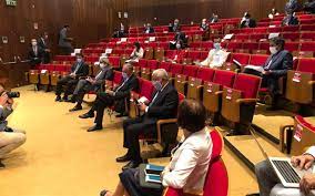 As medidas que podem ser propostas na reunião de hoje no infarmed. Reuniao No Infarmed Na Proxima Quinta Feira Para Decidir Futuro Alivio De Restricoes