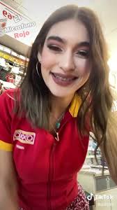 Chica Del Oxxo En Tijuana