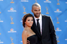 On sait seulement que la robe de mariée devait être signée de la styliste française monique lhuillier ou bien d'angel sanchez, que l'alliance de l'actrice comporte 27 diamants. Eva Longoria Et Tony Parker Officiellement Divorces La Presse