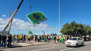 Sem voto impresso, não vai ter eleição em 2022, afirma bolsonaro presidente chamou brasil de republiqueta por aceitar o voto eletrônico e fez duras críticas ao presidente do tse, luís barroso Manifestantes Fazem Atos A Favor De Bolsonaro E Do Voto Impresso Nas Eleicoes De 2022 Web Noticias 24 Horas Pompeia E Regiao