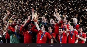 Skuad sepak bola spanyol vs catalonia jika mengapa messi menolak tawaran timnas spanyol & memilih timnas argentina. 2 Momen Istimewa Legenda Real Madrid Usai Bawa Spanyol Juara Piala Dunia 2010 Semua Halaman Bolasport Com