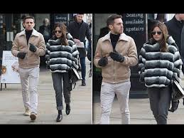 Manchester city star bernardo silva fuelled speculation he was dating ines tomaz and he has … more the post man city star bernardo silva unveils his stunning new girlfriend ines tomaz. Bernardo Silva Wraps Up Warm With Glamorous Girlfriend Alicia Verrando Youtube