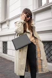 Vind fantastische aanbiedingen voor burberry 38 mantel. So Findet Man Den Perfekten Vintage Burberry Trenchcoat Zum Kleinen Preis Burberry Trenchcoat Trenchcoat Burberry