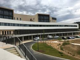 L'hôpital avicenne de bobigny offre aux patients un parcours de soins complet et structuré pour la prise en charge du cancer du poumon. Les Hopitaux Et Cliniques De La Region Progressent Dans Le Classement 2019 Du Point Gomet