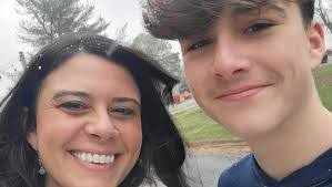 Sharon Wind's Instagram, Twitter & Facebook