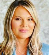 Tara Widener's Instagram, Twitter & Facebook