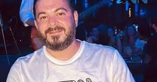 هو قدر اللبناني المغترب أينما حل أن يدفع الثمن ، في الغربة لا مأمن وفي وطنه  لا آمان . ذنب عباس الخياط ابن مدينة النبطية والبالغ من العمر ٣٩ عاما انه قرر