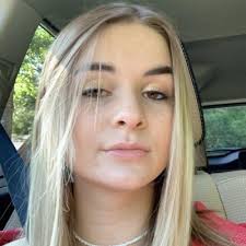 Lauren Renfroe's Instagram, Twitter & Facebook