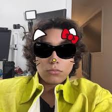 Erick Leon's Instagram, Twitter & Facebook