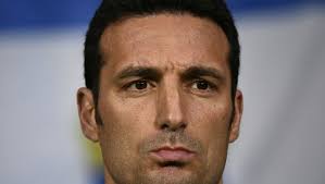 Martin libermannota con scaloni, la seleccion argentina messi di maria y mas. Argentiniens Nationaltrainer Scaloni Nach Unfall Im Krankenhaus