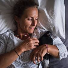 Naomi watts, ailesiyle birlikte tatile çıktıklarında, göğsünden aşağısına kadar felç olan, aktif ve enerjik avustralyalı anne samantha bloom'un gerçek hayatta. Penguin Bloom To Be Turned Into A Movie Photos Video Southern Highland News Bowral Nsw