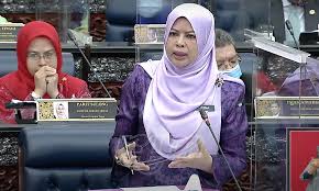 Menteri pembangunan wanita, keluarga dan masyarakat كمنترين ڤمباڠونن وانيتا، كلوارڬ دان مشاركت. Malaysiakini Yeoh Utamakan Perlindungan Kanak Kanak Berbanding Lantikan Politik