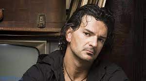 Uprising (2018), life of the party (2018), triple frontier (2019) and a starring role in 6 underground (2019. Booking Stars Ltd Booking Touring Agency Ricardo Arjona