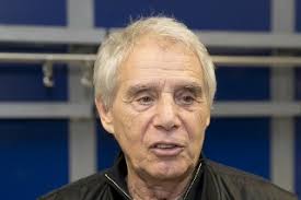 Je synem lékaře maxima laufra. Josef Laufer Lezi V Umelom Spanku Dva Mesiace Manzelka O Jeho Stave Nic Nevie Novy Cas