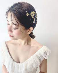 お洒落花嫁さん達の間で流行中 金箔の輝きが美しいブライダルヘアアレンジ12選 結婚式準備はウェディングニュース ブライダルヘア ウェディング ヘアスタイル 花嫁 ヘアスタイル