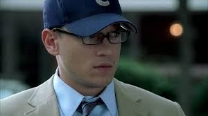 Jenama topi "C" Michael dari S2 tu apa? : r/PrisonBreak