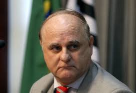 Representantes de distribuidoras de combustível não comparecem à CPI